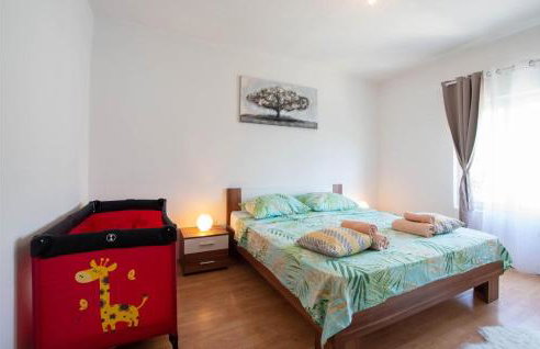 Cozy Home In Srinjine - Photo 18