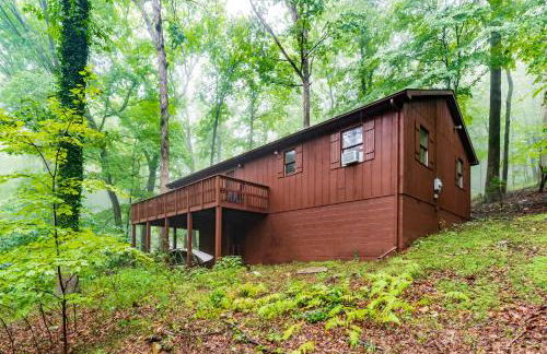 River Cabin w Hot Tub, Screened Porch & Fire Pit - Photo 29