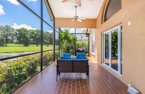 Cozy and Relaxing Retreat House - Photo 8