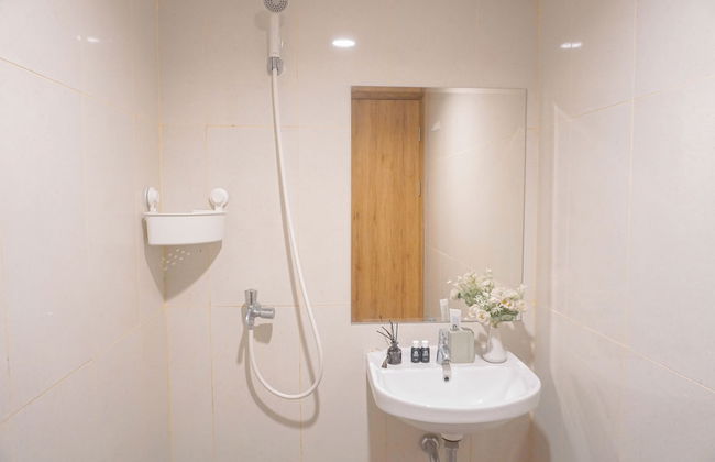 Homey Studio LRT City Jatibening Apartment - Photo 14