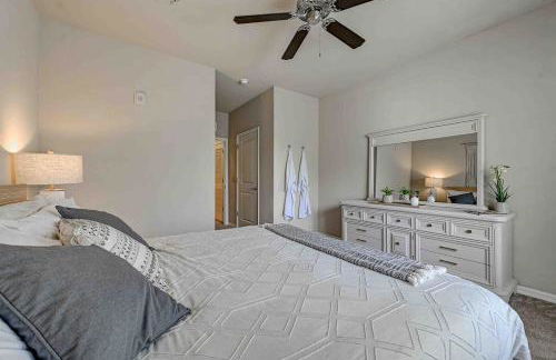 Boho Oasis w KING Bed w POOL Nr AIRPTShoppingDWTN - Foto 21