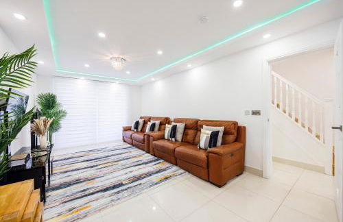 5 Bedroom House , Free Parking , Pool Table , Arcade Machine , Garden , Sleeps 9 , Offers , Ideal For Contractors , Families , Long Term Stays - Foto 40