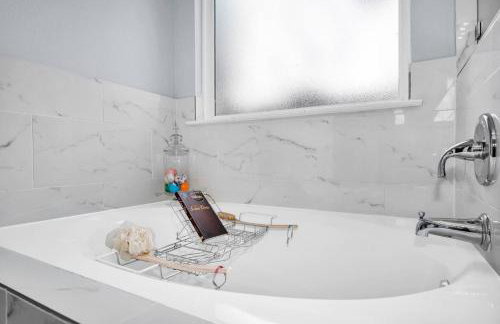 Highland Cottage - Central, Huge Yard HOT TUB - Foto 22