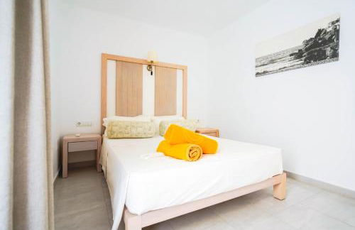 Apartamentos Es Caló - Photo 4