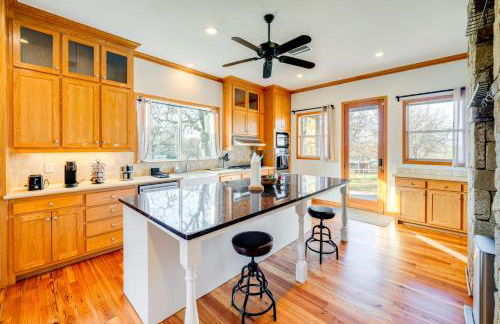 11 Mi to Downtown Denton Spacious Ranch Retreat - Photo 2