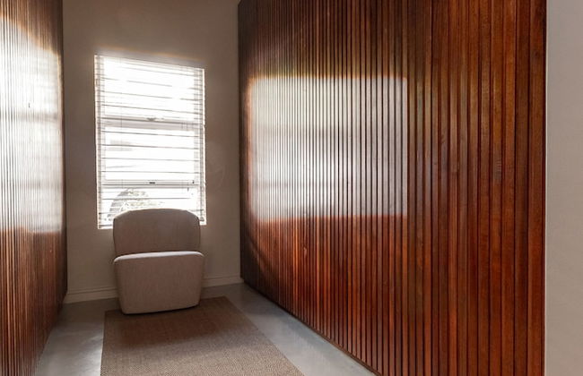 Relax in Style at This Stunning Villa in Camps Bay, Cape Town - Photo 3