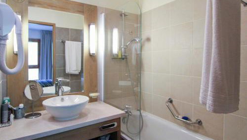 Spacious Family 2-bed, 2-bath with parking, private piste - Foto 5