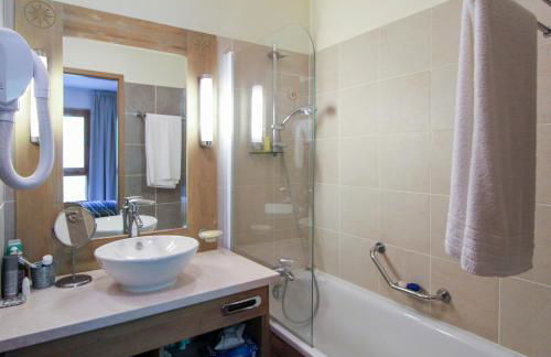 Spacious Family 2-bed, 2-bath with parking, private piste - Foto 5