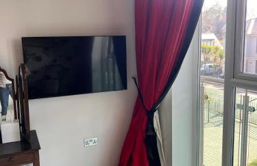 Luxury Villa with Beach Hut and Hot Tub - Photo 14