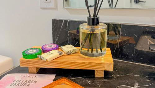 City Skyline Views & Rooftop Pool at District 225 - Foto 3