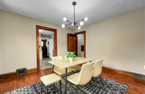 RocknRoll Crib 8 Min Cle Clinic Near Downtown - Foto 9