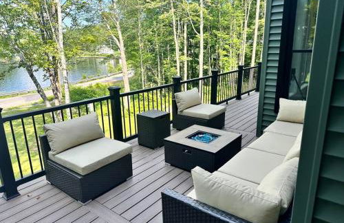 Luxe Modern Lakefront Oasis - Hot Tub, Sunset Views, Pet & Family Friendly! Close to UMF! - Foto 61