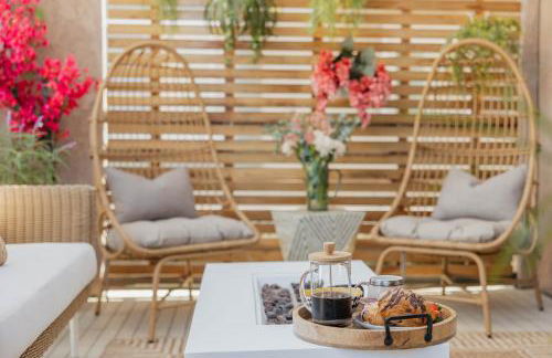 Stylish PB Townhome, Walk to Bay, and Balcony - Foto 47