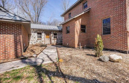 The Hopkins Hideaway - 40 Acres with trails, Arcades, Hot Tub, Fire Pit - Foto 36