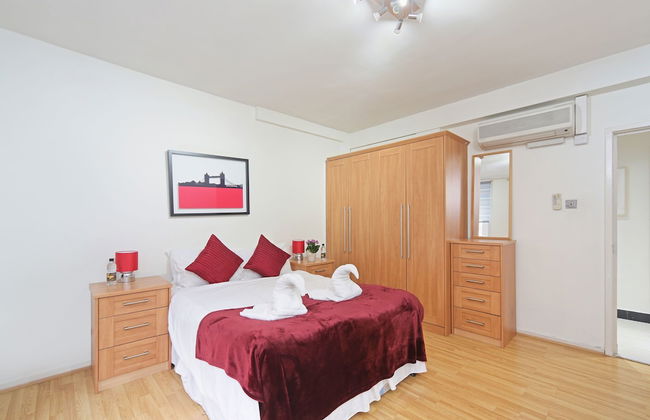 Baker Street Suites - Photo 20