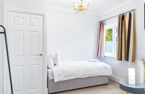 Nancy's 3 bedroom house near Heathrow Airport - Foto 18