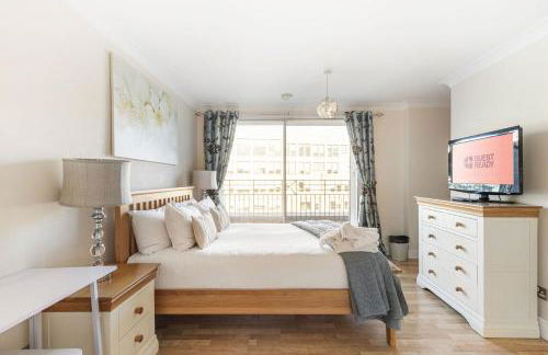 GuestReady - Relaxing Ensuite Room with Balcony - Foto 10