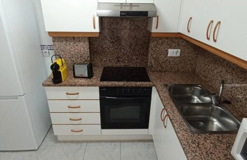 Apartamento céntrico en la playa con piscina. - Foto 17