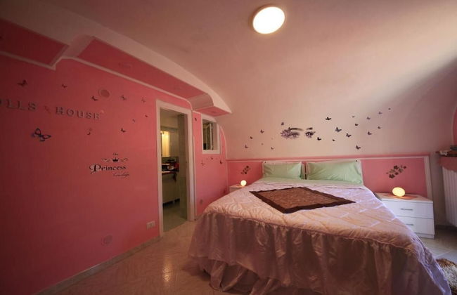 Dolls House Holiday Home - Photo 5