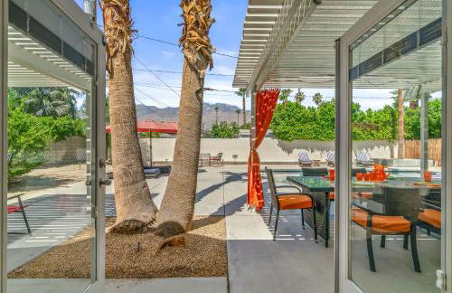 Palm Springs Home with a Resort Style Backyard -Joy pool hot tub views - Foto 40