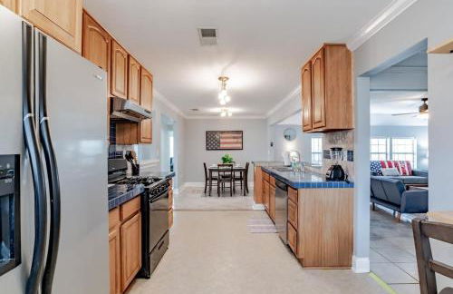 Sunny Side at Dog River-Dock, Lake, Fenced Yard - Foto 31