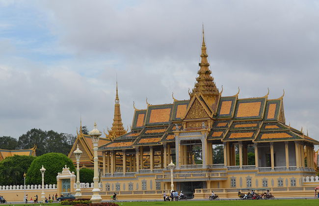 Phnom Penh Half Day Tour - Photo 2