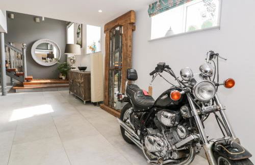 Capel Mawr, Basement 19 - Photo 11