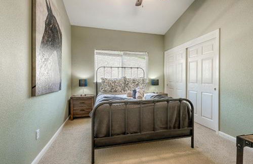 Spacious 4BD 3BA with hot tub, fire pit, and wraparound deck - Foto 16