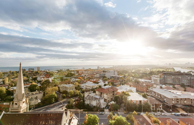 Ocean Views St Kilda Apartment by Ready Set Host - Foto 16