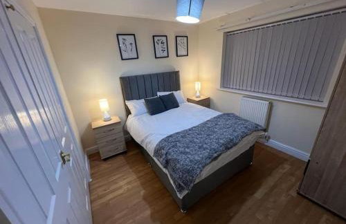 Big new house! 5BDR, sleeps 13, with parking - Foto 29