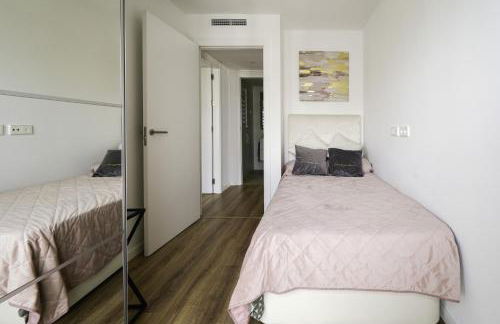 Sunsets and the pool in Barcelona - Foto 20