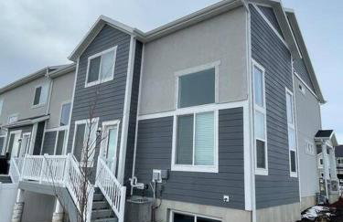 NEW 4-bed 4-bath Stylish House with Mountain View and 2 garages - Foto 34