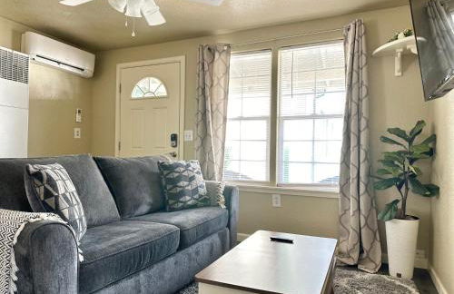 Near Downtown- Kitchen-washerdryer-parking - Foto 1