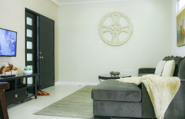 City View New Kingston Apartment w/ Pool - Foto 8