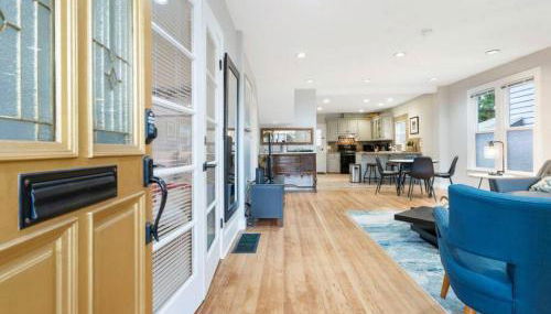 The Auric Door Inn on N Mississippi - Photo 2