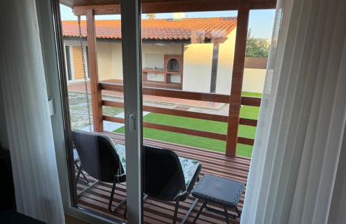 Acolhedora casa de férias T2 com espaço exterior - Foto 14