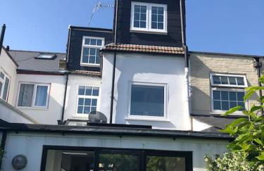 Teddington terraced cottage 3 floors, 3 bedrooms - Foto 2