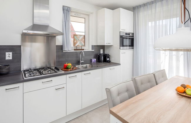 Villa at Nieuwvliet-bad Near the Beach - Photo 4