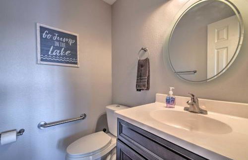 Game Room and Dock Waterfront Granbury Lake Retreat - Foto 12