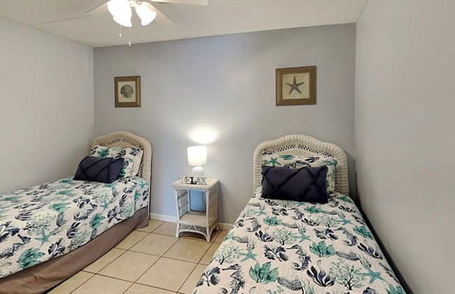 Ocean & Racquet by Distinctive Beach Rentals - Photo 12