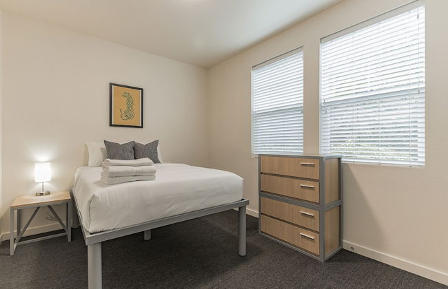 Modern Apartment With Upgraded Amenities Near CSU - Foto 5