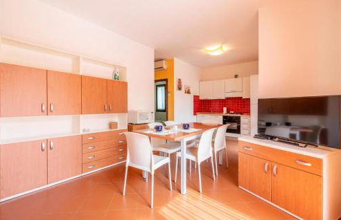 3 Bedroom Nice Home In Albarella Ro - Foto 18