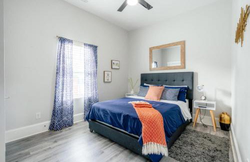 Renovated, Pet friendly, Yard, 2 Miles to Downtown - Photo 17