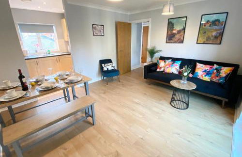 2 Bedroom Flat near Redhill train station, easy access to Gatwick & London - Foto 2