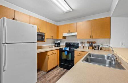 2 MI to USF + Long Term Stays allowed + Gym + Pool - Foto 13