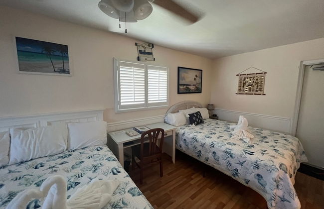 2 Bedroom Waterfront Pool Side - Photo 19