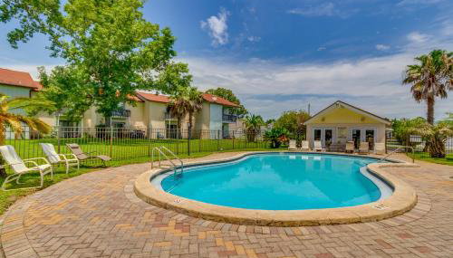 10 Mi to Navarre Beach! Waterfront Rental w/ Pool - Foto 4