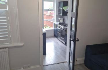 Modern 5 bedroom house with parking, London - Foto 10