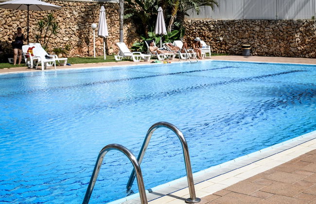 Modern Gem with Stunning Balcony by Sea N Rent - Photo 23