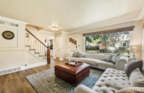 Cozy Evanston Villa with cinema and massage sofa - Foto 1